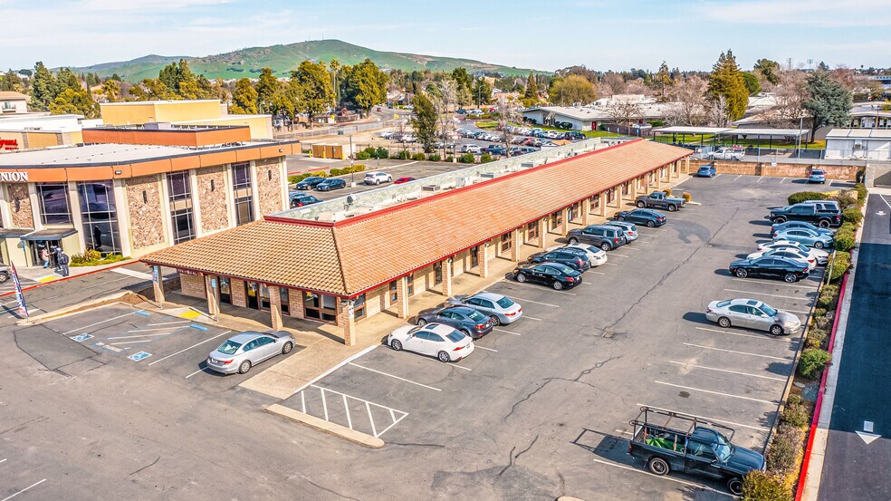 More Photos Of 2560 N Texas St, Fairfield Office For Lease