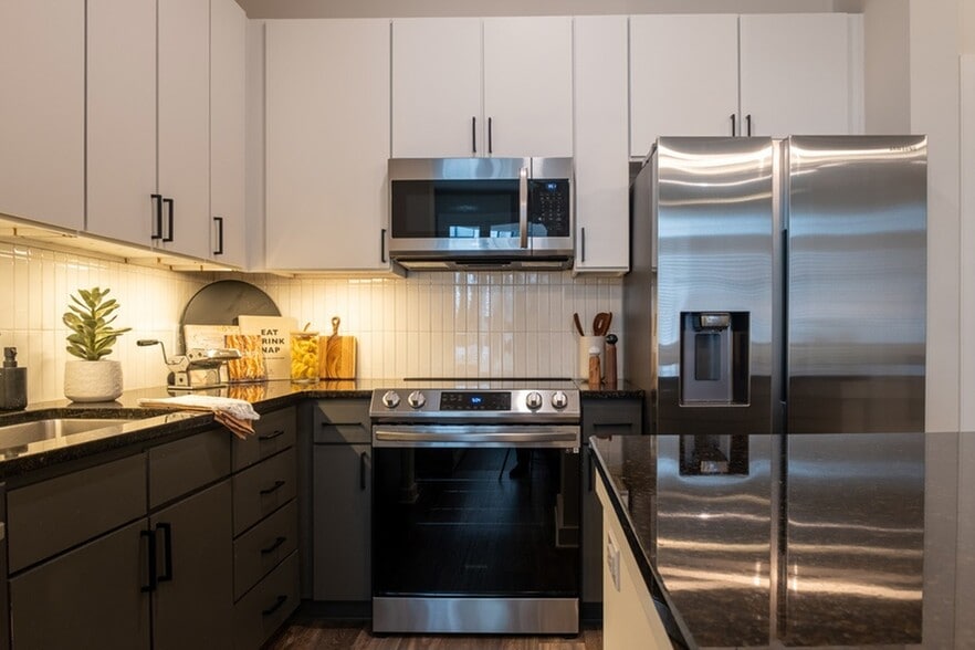More Photos Of 810 E 7th St, Charlotte Apartments For Lease