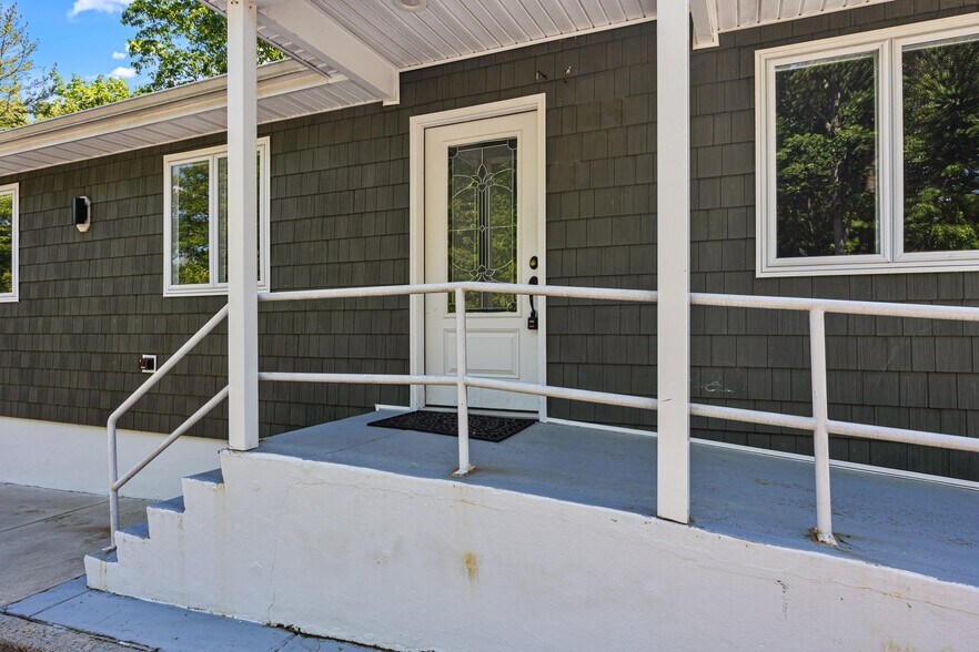 More Photos Of 352 Monmouth Rd, Millstone Township Office For Lease