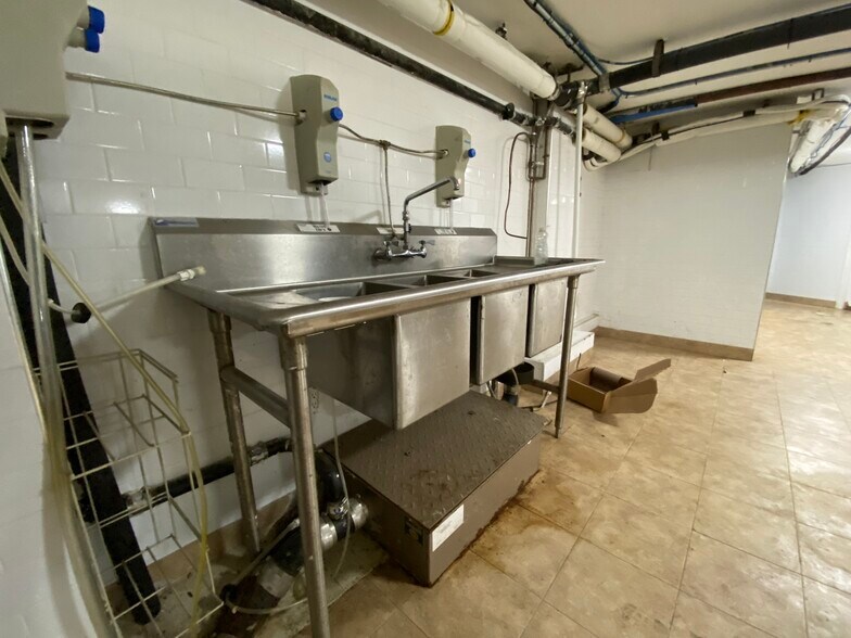 More Photos Of 886-894 1st Ave, New York Apartments For Lease