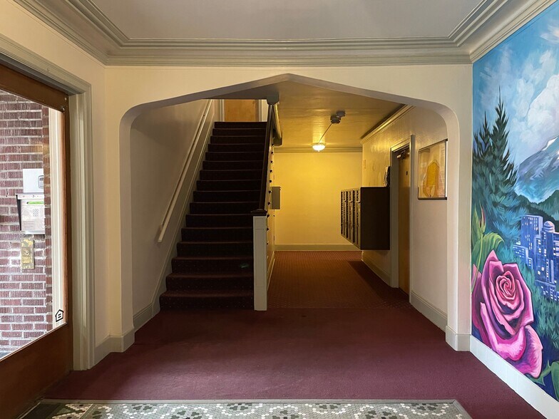 More Photos Of 2062 NW Marshall St, Portland Apartments For Sale
