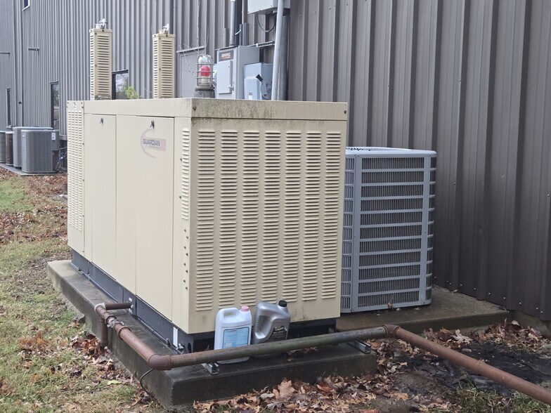 More Photos Of 720 W 20th St, Pittsburg Manufacturing For Sale