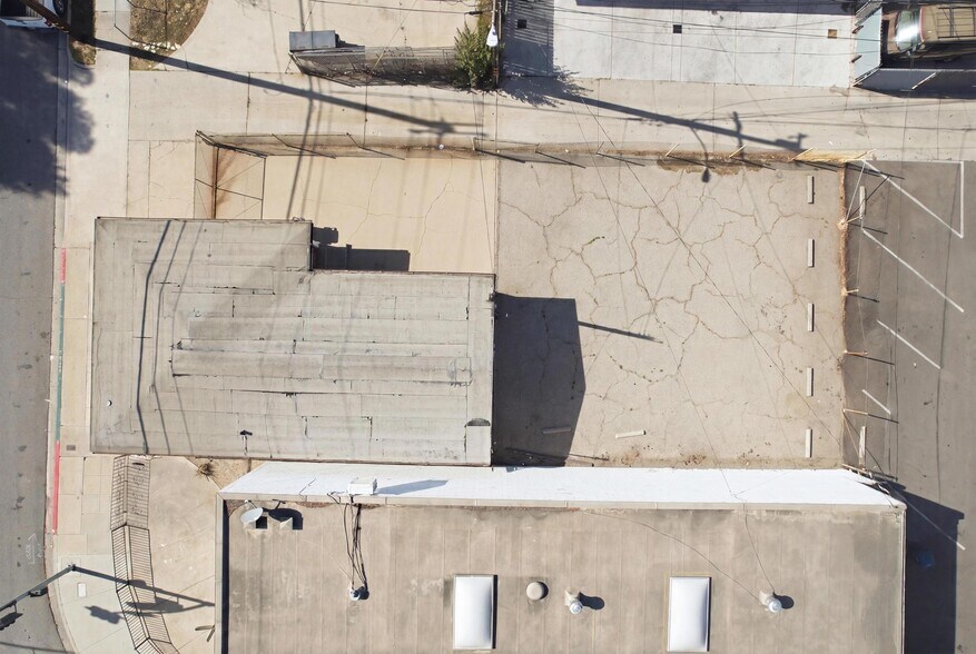 More Photos Of 2581 California Ave, Signal Hill Office For Sale