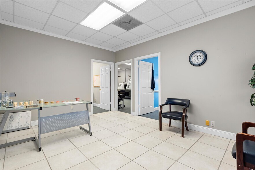 More Photos Of 4080-4088 Government Blvd, Mobile Office For Sale