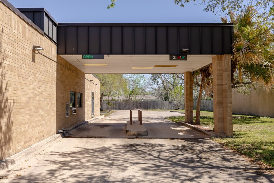 More Photos Of 703 Commerce St, Refugio Office For Sale