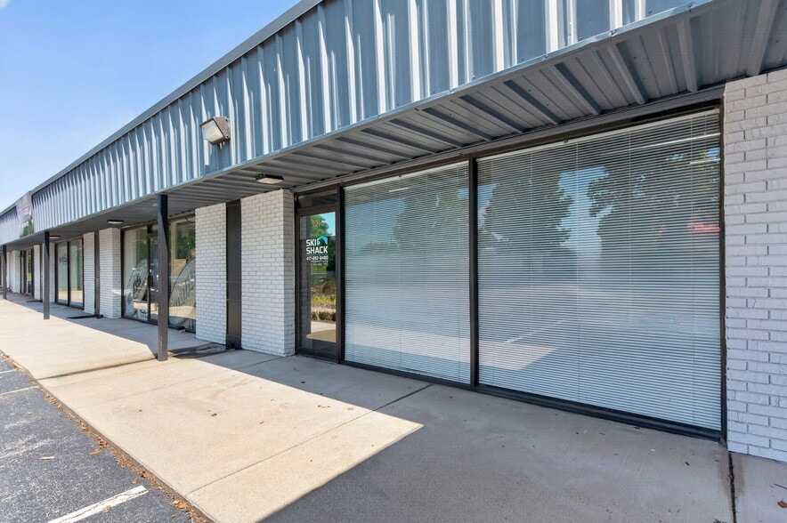 More Photos Of 5601 S Campbell Ave, Springfield General Retail For Sale