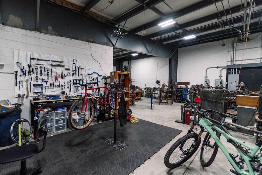 More Photos Of 4 Wilder Dr, Plaistow Warehouse For Sale