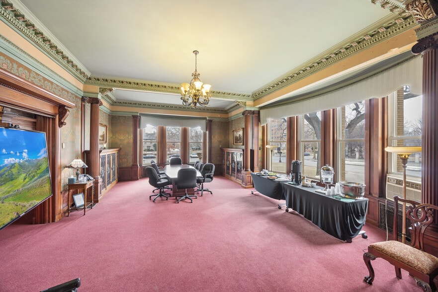More Photos Of 2540 Park Ave, Minneapolis Schools For Sale