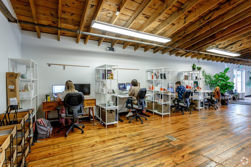 More Photos Of 2030 Lindell Ave, Nashville Office For Lease