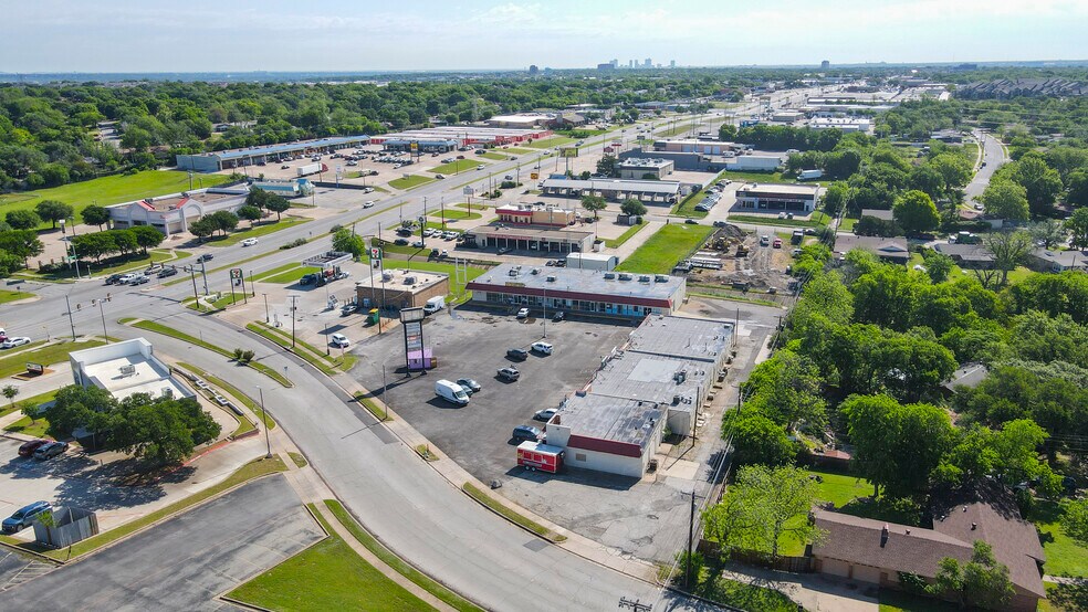More Photos Of 3421 Cimmaron Trl, Fort Worth General Retail For Lease