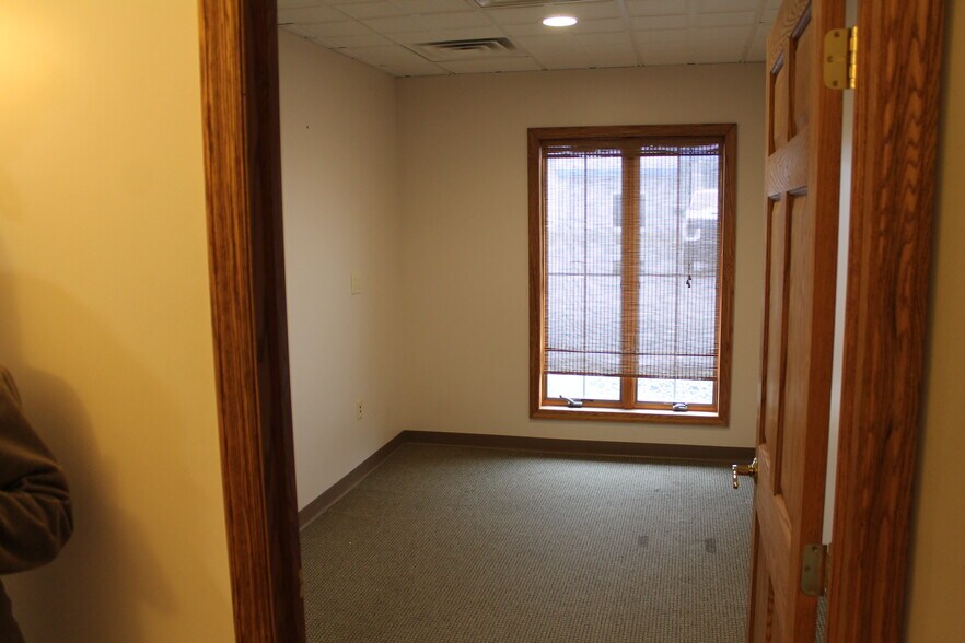 More Photos Of 215 Grove City Rd, Slippery Rock Medical For Sale