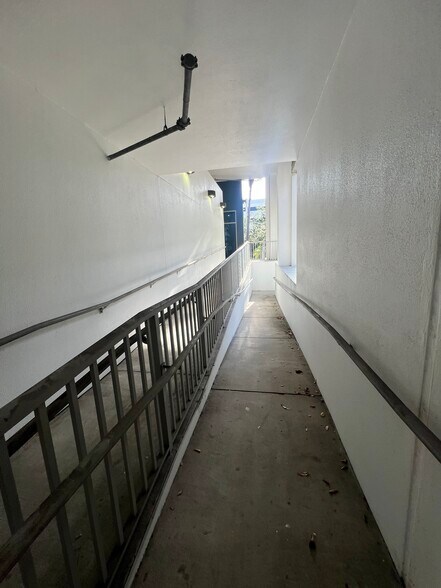 More Photos Of 375-3 S 12th St, Tampa Office For Sale