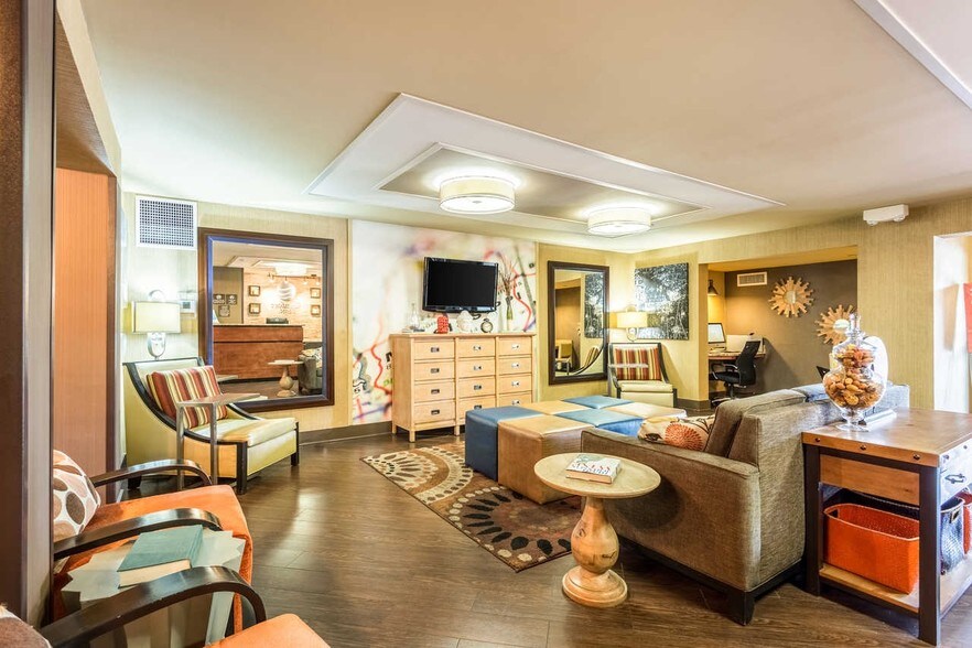 More Photos Of 1532 McCullough Blvd, Tupelo Hotel For Sale