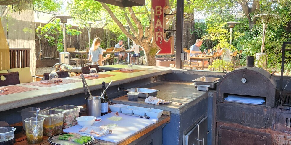 More Photos Of 6675 Front St, Forestville Restaurant For Lease