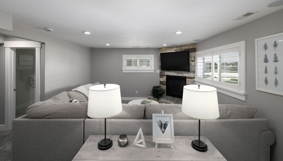 More Photos Of 270 E 5100 S, Washington Terrace Multifamily For Sale