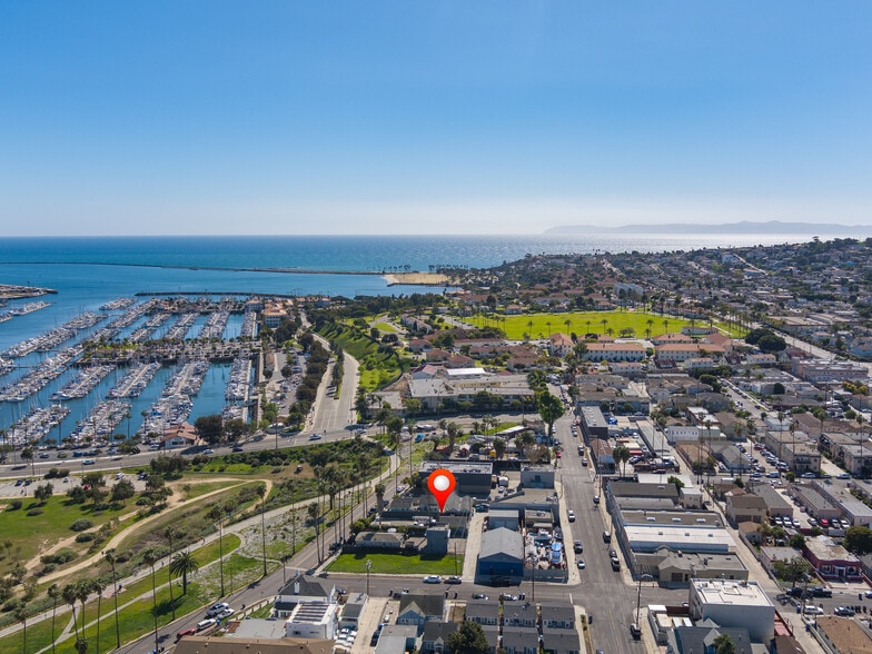 More Photos Of 2019 S Crescent Ave, San Pedro Manufacturing For Sale
