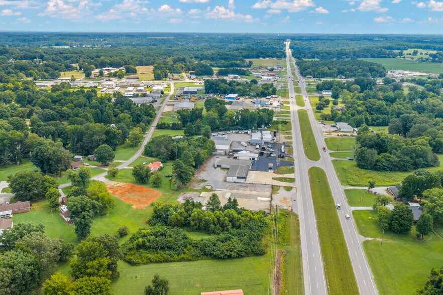 More Photos Of 10063 US-72, Rogersville Warehouse For Lease