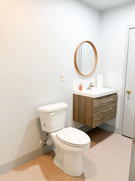 More Photos Of 270 E Day St, Pocatello Warehouse For Lease