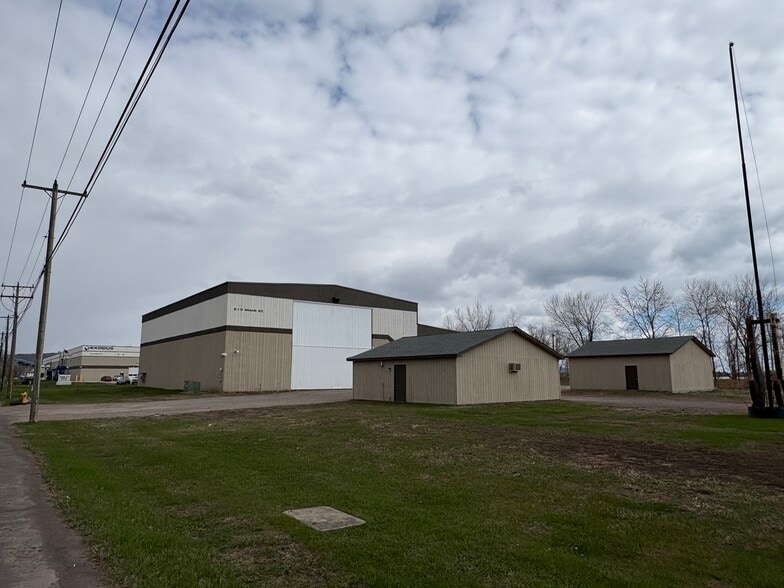 Primary Photo Of 215 Main St, Superior Manufacturing For Lease