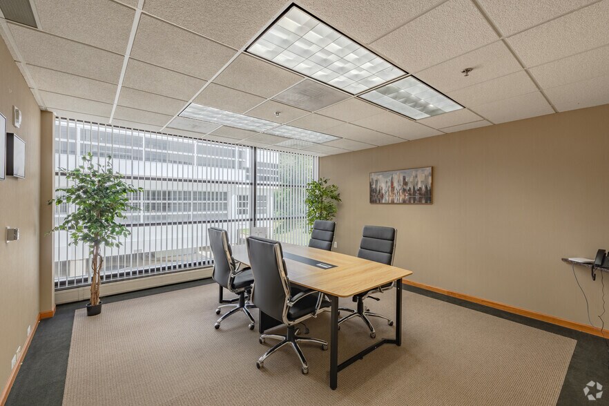 More Photos Of 40900 Woodward Ave, Bloomfield Hills Office For Lease