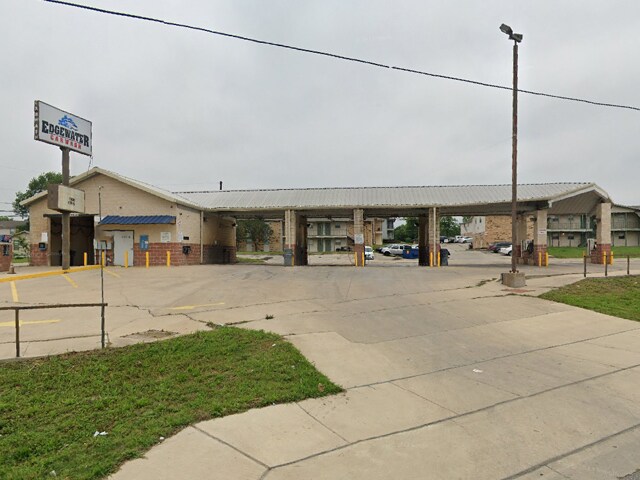 Primary Photo Of 602 N 1st St, Copperas Cove Carwash For Sale
