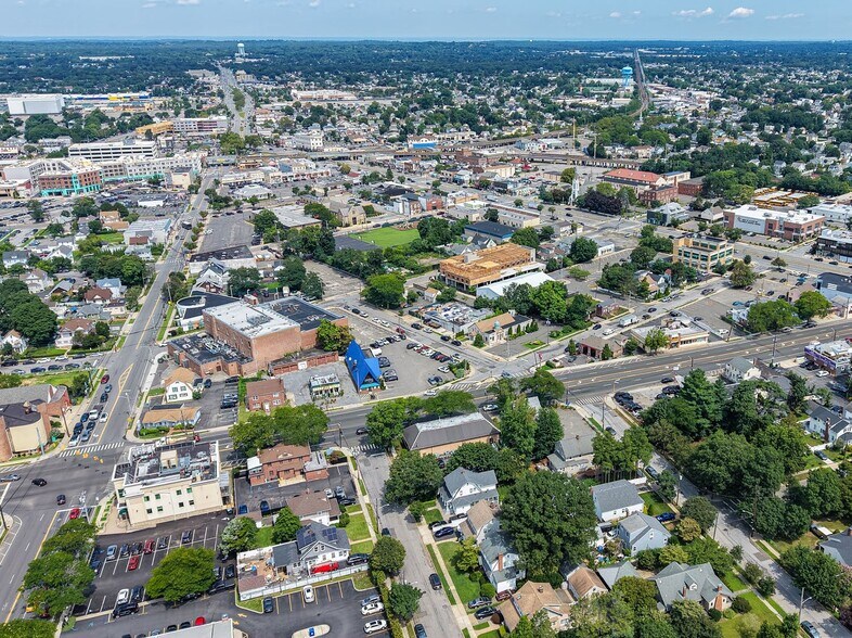 More Photos Of 40 W Old Country Rd, Hicksville Apartments For Sale