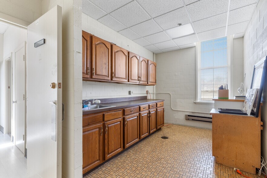 More Photos Of 120 Henry Ave, Manchester Office For Sale