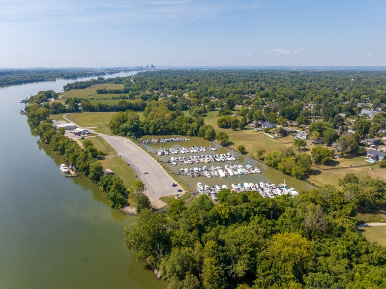 More Photos Of 4000 Utica Pike, Jeffersonville Marina For Sale
