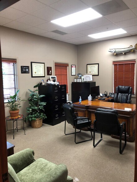 More Photos Of 3075 N Swan Rd, Tucson Coworking Space