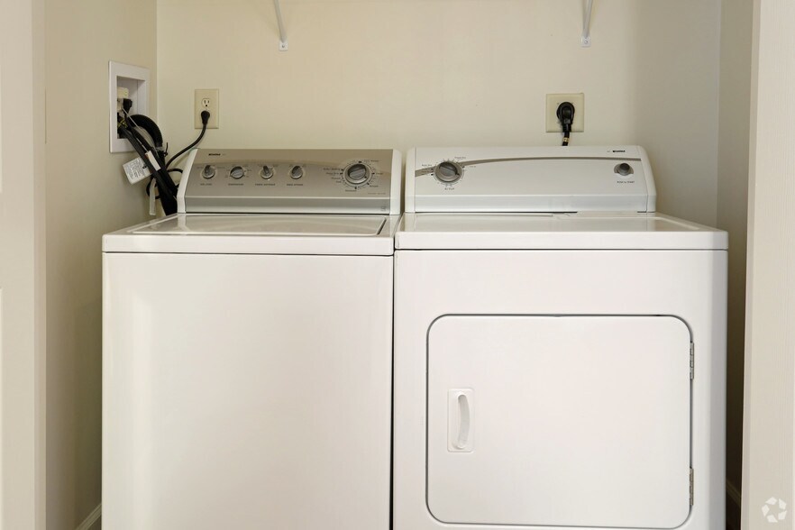 More Photos Of 1220 N King St, Hampton Apartments For Lease