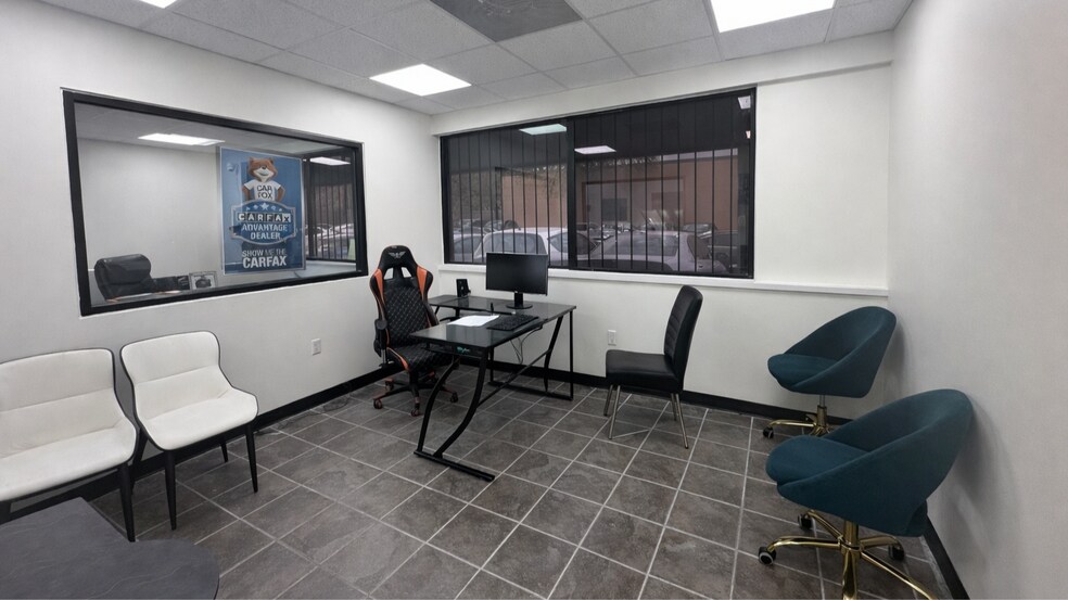 More Photos Of 13038 Research Blvd, Austin Freestanding For Lease