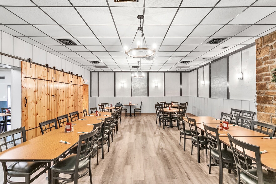 More Photos Of 201 Baughman Ave, Jeannette Restaurant For Sale