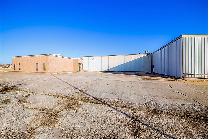 More Photos Of 730 E Eseco Rd, Cushing Warehouse For Sale