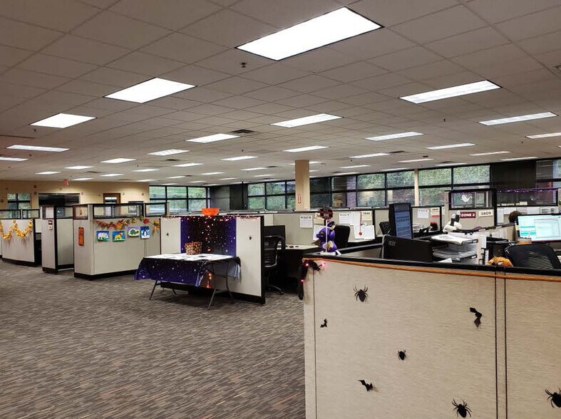 More Photos Of 13160 Foster St, Overland Park Office For Lease