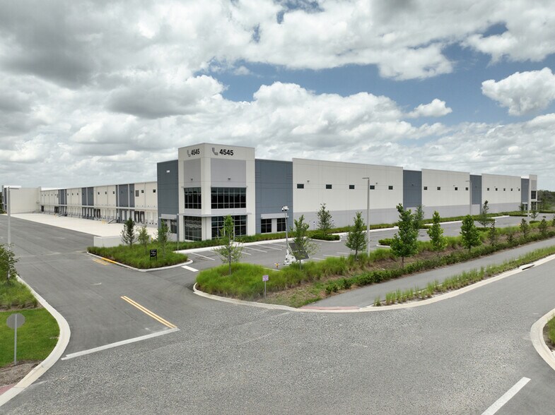More Photos Of 4545 Portier Blvd, Orlando Unknown For Lease