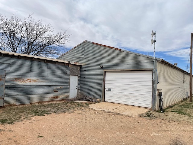 Primary Photo Of 5013 Clovis Hwy, Lubbock Warehouse For Sale