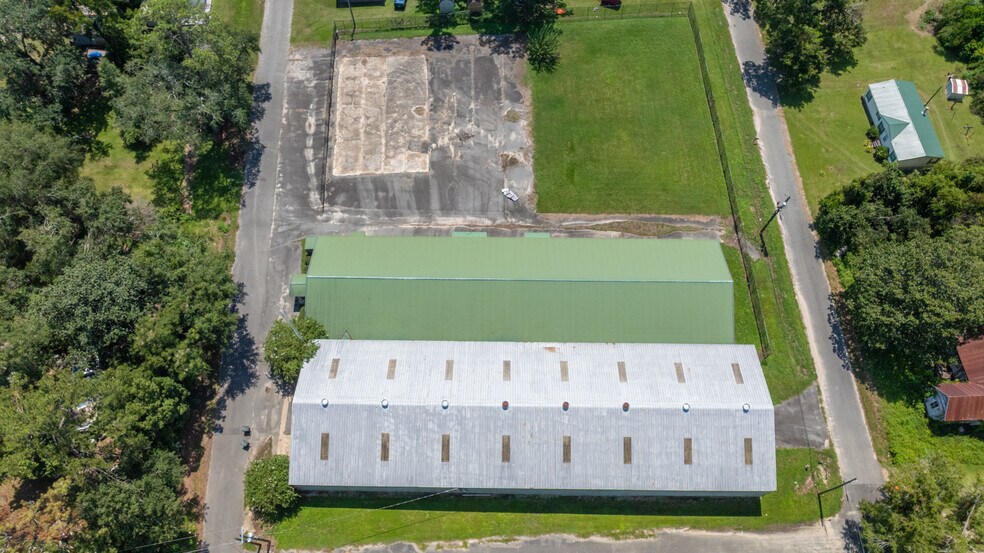 More Photos Of 510 N Walker St, Quitman Light Manufacturing For Sale