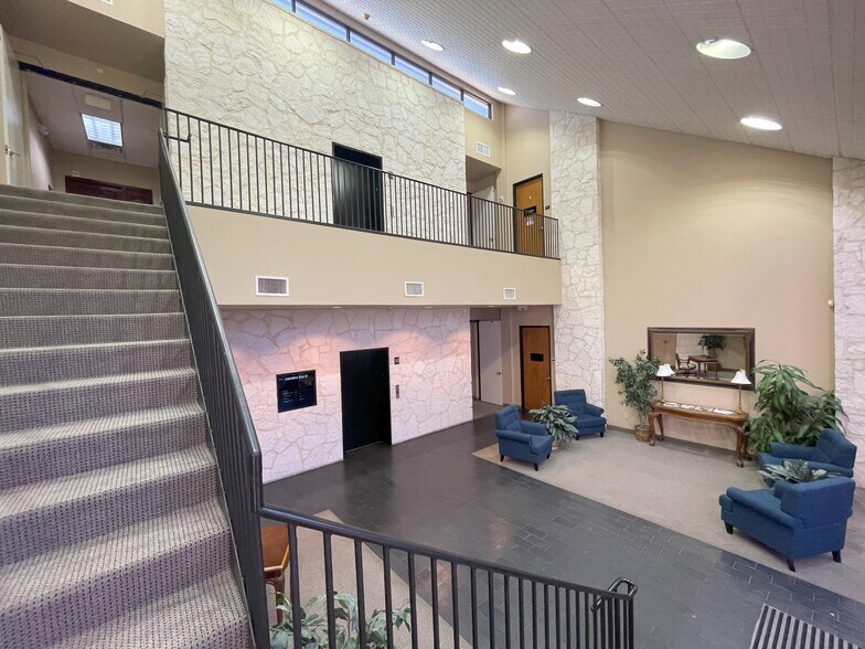 More Photos Of 14310 Northbrook Dr, San Antonio Office For Lease