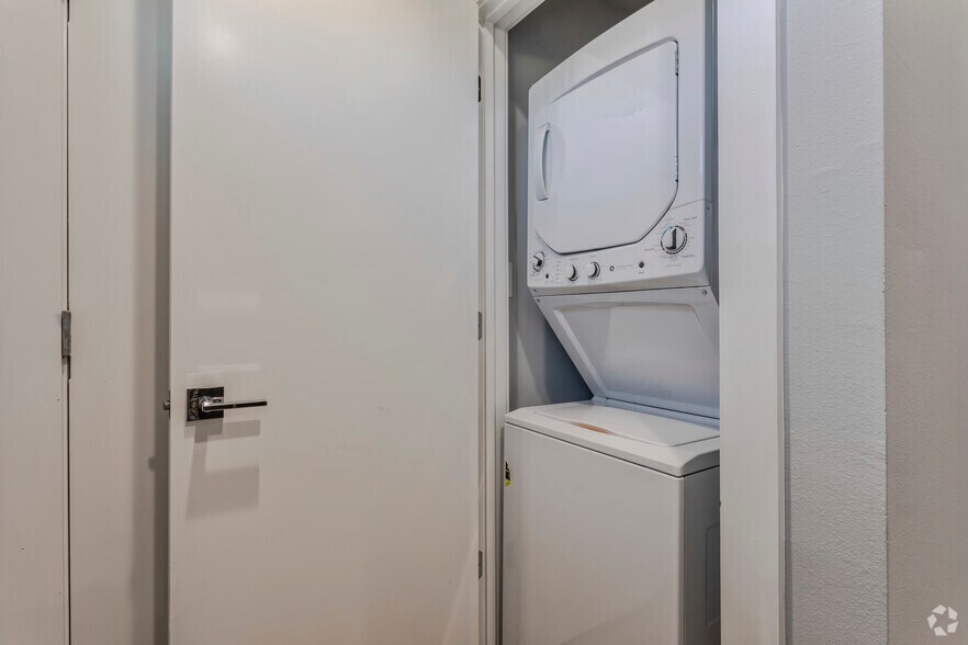 More Photos Of 4400 San Jacinto St, Dallas Multifamily For Sale