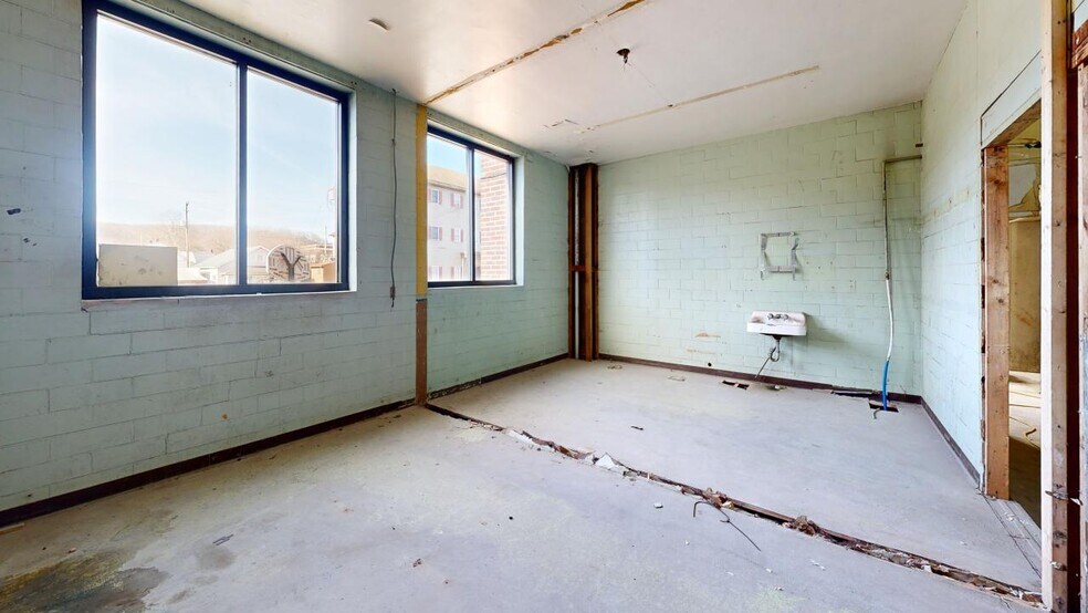 More Photos Of 750 Edison Ave, Sunbury Warehouse For Sale