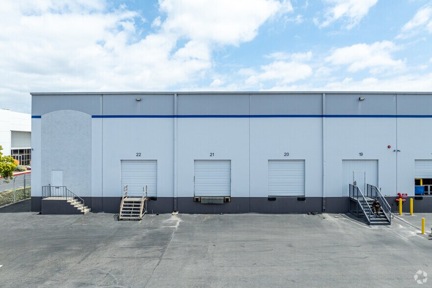 More Photos Of 7391 Heil Ave, Huntington Beach Warehouse For Lease