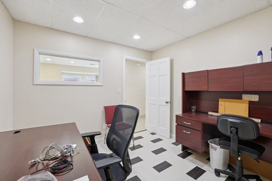 More Photos Of 364 Parsippany Rd, Parsippany Office For Sale