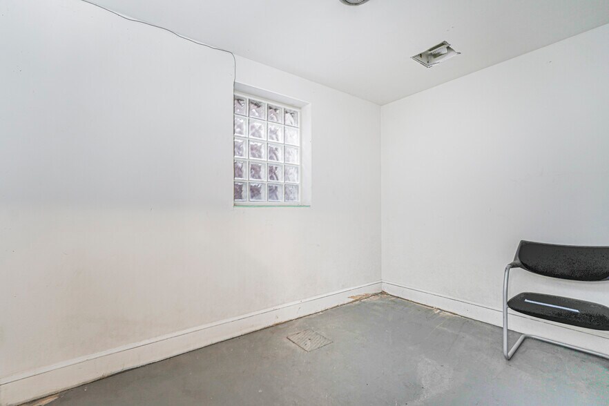 More Photos Of 257 New Dorp Ln, Staten Island Bank For Sale