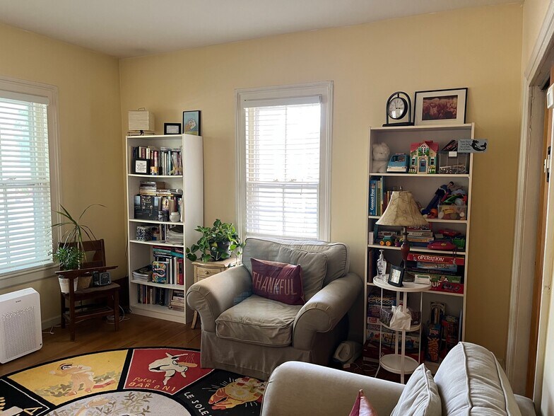 More Photos Of 9 Berkeley St, Norwalk Office Residential For Lease