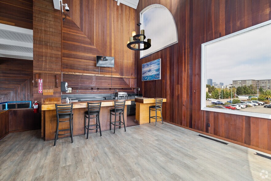 More Photos Of 15 Embarcadero W, Oakland General Retail For Sale