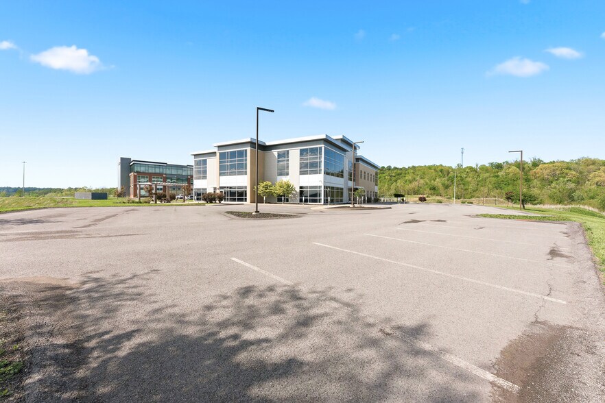 More Photos Of 423 Fortress Blvd, Morgantown Office For Sale