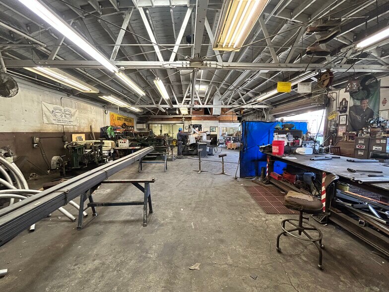 More Photos Of 9128 Rose St, Bellflower Manufacturing For Lease