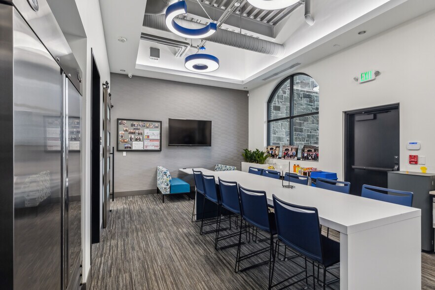 More Photos Of 4600 Eden Rd, Arlington Loft Creative Space For Sale