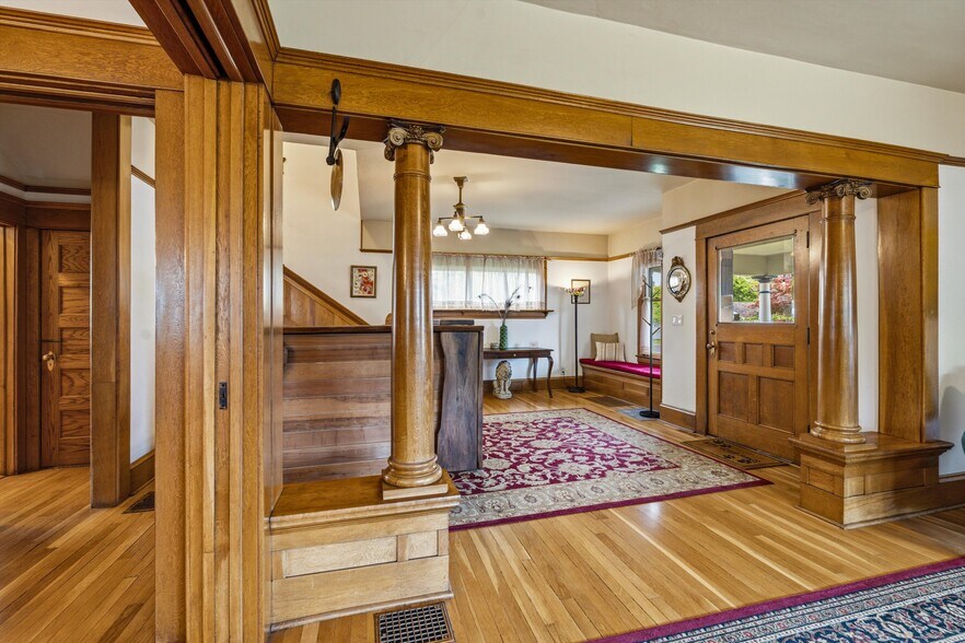 More Photos Of 340 NW 7th St, Corvallis Office Residential For Sale