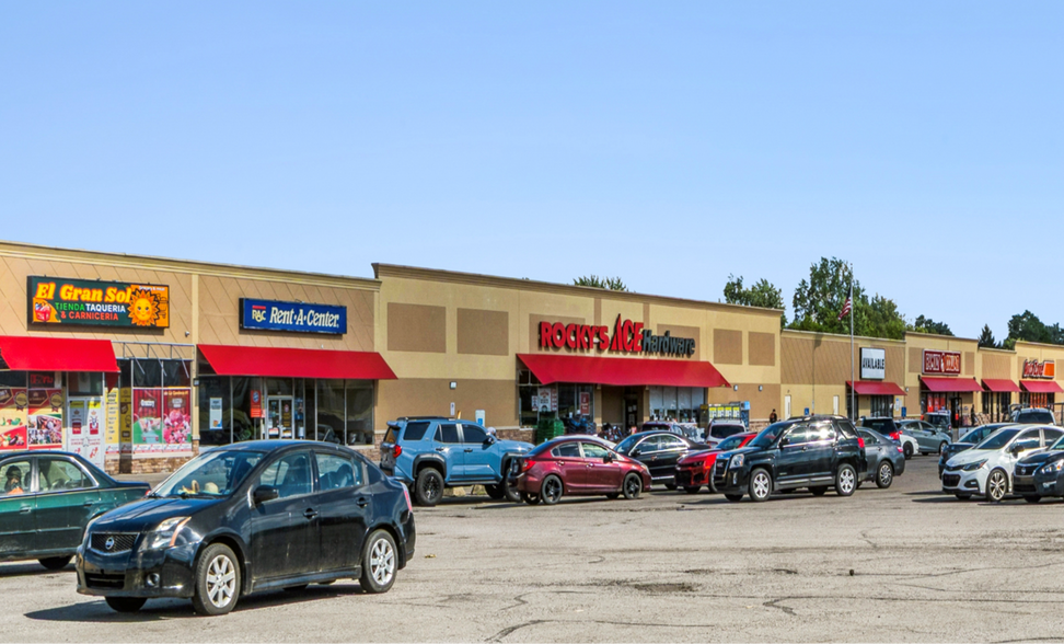 More Photos Of 432-634 S Burnett Rd, Springfield General Retail For Sale